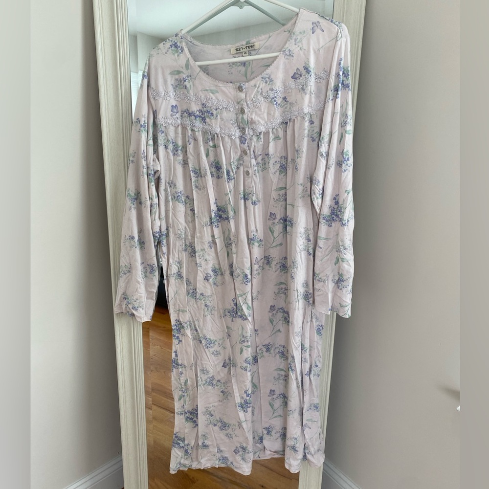 Floral long sleeve night gown